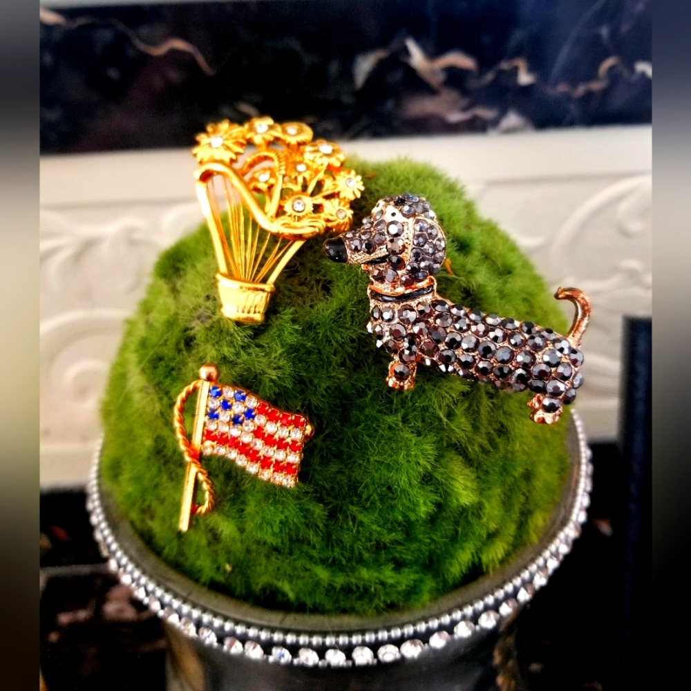 Set of 3 brooches